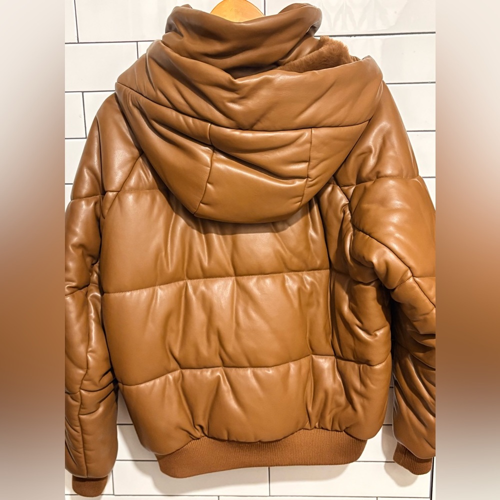 Alo Faux Leather Boss Puffer jacket in cinnamon brown L - Picture 12 of 14